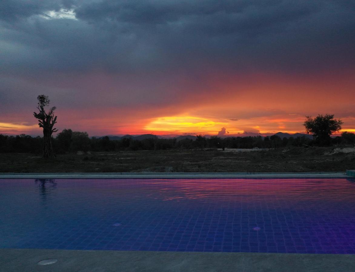 I Love Phants Lodge Ban Huai Thawai Εξωτερικό φωτογραφία